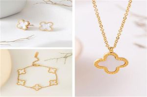 Designer jewelry fashion fourleaf clover suit Pendant Earrings bracelet women039s threepiece wedding banquet whole9308766