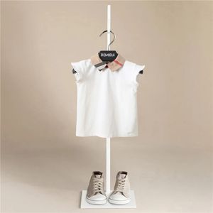 Taglie di cotone femminile per ragazze per bambini camicie senza maniche Tops da 2 a 8 anni gilet per bambini Design del pulsante Baby Back 240511