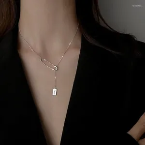 Kedjor Fashion Tassel Chain Clasp Pin Necklace For Women Girls Choker Smycken Lågprofil Design Lyxig klavikel