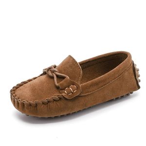 Barn loafers skor pojkar platt sneakers baby barn casual småbarn flickor andas slipon mjuk botten fast färg 240423