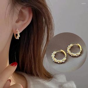 Hoop örhängen elegant konstgjord pärla sår metall vridning 2024 modesmycken party söta tillbehör för kvinnliga flickor gåvor