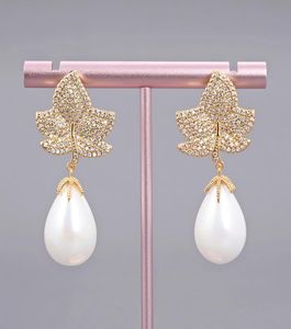 Guaiguai smycken White Sea Shell Pearl Gold Color Plated CZ Micro Pave Drop Earrings For Women Real Gems Stone Lady Fashion Jewell9672411