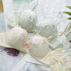 BRAS Sets Sexy BH Set sammeln Dessous-Slips ohne Stahlring Bralette Dünnes Mesh wasserlösliche Blume Süße Süße Nahe ohne