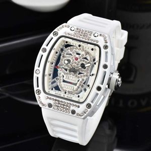 Titta på Watches AAA 2024 Mens Wis Mens 3-Pin Watch Quartz Calender Watch Batch