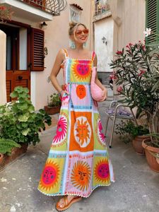 Modetryckt Maxi Dress Women's 2024 Summer Cartoon Patch Sleeveless Suspender Dress med leende ansikte spetsdesign tryckt stor hemslit semester strandklänning