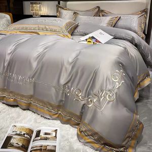 Summer Ice Silk 4pcs Set Light Luxury Highgrade Bed Sheet Däcke Cover Tencel Cool Feeling Bedding Brodery Home Textile 240415