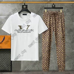 Kadın T-Shirt Pantolon Trailtsits Yaz Takımları 2 PCS Setleri Tshirts Tasarımcı Lüks Sporcular Pamuk Geometrisi Klasik Mektup Baskı Paris Black White Pantolon Jogger