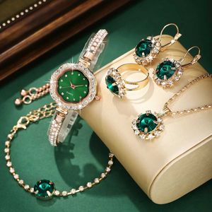 Wristwatches 6pcs set of fashionable trendy light luxury elegant and high-end womens bracelet quartz d240430
