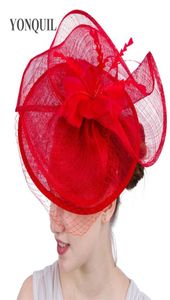 Новый стиль красный свадебный головной убор Sinamay Kentucky Derby Royal Ascot Fearsator Hats модные аксессуары для волос вечеринка SYF1117491447