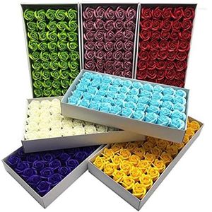 Flores decorativas 50pcs diâmetro de 4,5 cm de rosa rosa beleza de beleza no dia dos namorados para presente de buquê decoração de mão artes de flores de mão