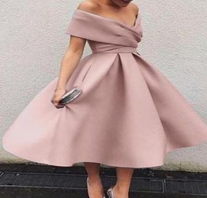 2019 Nya rodnad rosa cocktailklänningar från axeln korta mini formell prom party klänning skräddarsydd 6317428