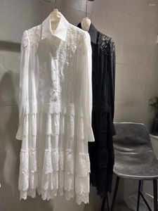 Casual Dresses Luxury Hollow Out Lace Dress Turn-down Collar Romantic Ruffles White High Quality Black Embroidered Mulberry Silk