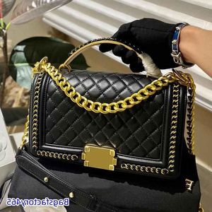 Louls Vutt Trend Frauen Mini -Einkaufstasche gewebter Griff klassisches Klappen Umhängetasche Leder Leder gestaßen Diamantgittermünze Geldbörse Fanny Pack Gold Fabg