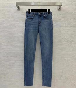 سراويل جينز للسيدات صيف مرنة رفيعة نائمة السراويل الصغيرة متعددة الاستخدامات