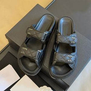 Yaz Tasarımcı Sandalları Ünlü Kadın Terlik Slaytlar Sandale Flatform Sliders Ayakkabı Alt Flip Flops Sıradan Plaj Sandal Orijinal Deri En Kalite Kutu