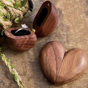 Ювелирные мешочки в форме сердца коробка ретро -ореховое деревянное организатор обручальный кольцо корпус держатель подарка