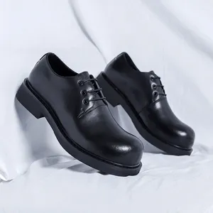 Повседневная обувь кожа мужчина оксфордская панк -стиль мягкая мода мужская формальная одежда для кроссовки толстые нижние кроссовки