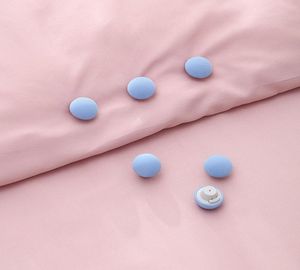 20pcsset BedSheet Quilt Clip Other Bedding Supplies One Key To Unlock Blankets Cover Fastener Clip Holder BedSheets Mushroom Shap7385629