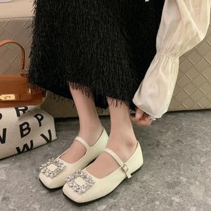 Scarpe casual 2024 Donne Summer Luxury Rhinestone Brand Designer Mary Jane Pu Leather Daily Party Dresses Women's Flat