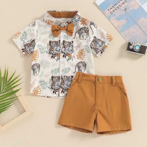 衣類セットキッズ服服の夏の男の子半袖葉鹿虎のプリントシャツショーツセット子供服6m-4y