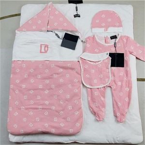 新生児のデザイナーキルティング服フルリケーションルーム新生児D1のためのフルベッドの新生児5ピースセットフルベッド