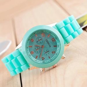 손목 시계 시계 S GENEVA 브랜드 실리콘 여성 여성 패션 드레스 쿼츠 손목 워치 여성 Montre Relogio Feminino