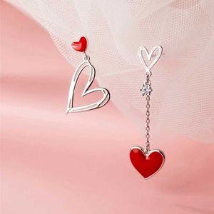 Pennaglietta coreano Nuovo asimmetrico Red Heart Orecchini per le donne Creative Hollow Ecg Naperone Zircon Orecchini perle Girl Gioielli regalo