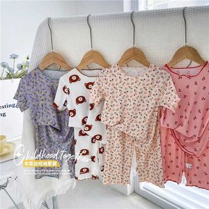 Kläder sätter sommar baby flicka kläder is silk blommig övre barns kortärmade beskärda byxor pajamas 2-stycken flicka kläder 1-9y