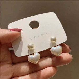 Leghiolet 2 coppie imitazioni Orecchini di perle per donne Orecchini rotondi per il cuore Eleganti arco d'orecchio gioielli per matrimoni Gioielli Valantine Day Gifts