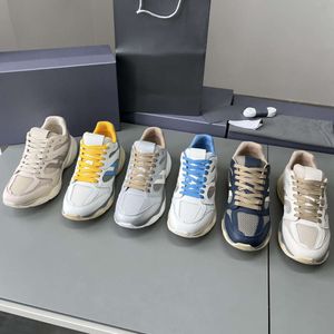 Sapatos esportivos de renda solada grossa, respirável, combinação de cores claras, macio, confortável, estilo casual casual em forma de H, lista de calçados de pai