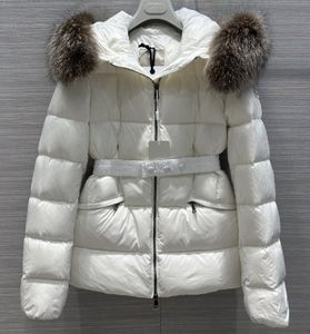 Giacca da donna Down Real Raccoon Collar Parkas con cappotto a cintura Spesso cappotti caldi Bianco Black Designer di lusso Europa Europa