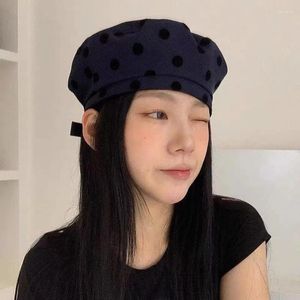 Berets Koreanische Ins Black Polka Dot Beret Frauen Frühling Retro vielseitig flach Top lässige Cut Cute Fashion Navy Blue Maler Hut