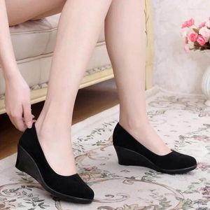 Casual Shoes Women Soft Portable Sneakers Walking Flat Soles For Breathable Slip On White 2024