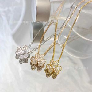 Högklassig designer halsband VanCleff för kvinnor Full Diamond Lucky Clover Flower Necklace 18K Rose Gold Petals mångsidig krage kedja