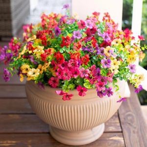 Decorative Flowers 12Pcs Artificial Plants Flower Fake Silk Colorful Daisy Eucalyptus For Ootdoor Home Planter Porch Patio Window Yard Decor