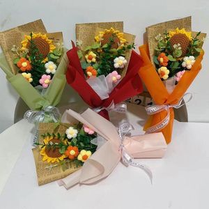 Dekorativa blommor Creative Sticked Sunflower Crochet Flower Bouquet Artificial Hand Woven Mors dag bröllopspresent