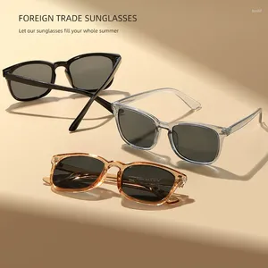 Solglasögon Square Women Designer Luxury Lightweight Sun Glasses Female Classic Vintage Eyewear UV400 Outdoor Holiday
