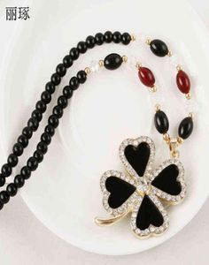Koreansk mode Lucky Fourleaf Clover Pendant Long Necklace Female Inlaid Crystal Zircon med pärlstavsmycken8068250