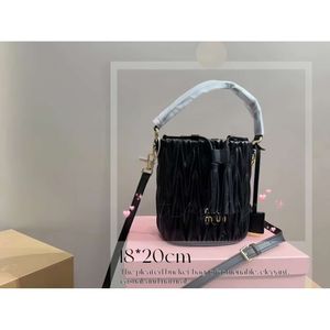 MUI MUI TORB 24NEW BAG BORM Wandeer Rame Matelasse Bowling Tote Bag dla damskiej skóry Luxurys Top uchwyt Mini Cross Body Sprzęgło torebka Pochette 290