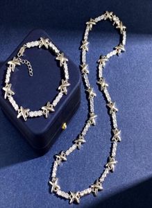 Nytt designad hänge halsband koppar 18k guldplatterad glänsande metall x bokstäver mikroinlägg diamanter lyxiga kvinnor armband örhänge cou44391859