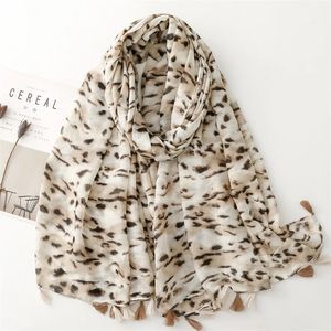 Lenço estampado de leopardo para mulheres pontos de animais leves lenços primavera outono shawls de inverno embrulhado bohemian leopardo multi estilo 240416