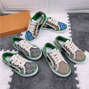 2024 Designer Kids Shoes Casual Running Boys Girls Sneakers Children Youth Toddlers Tryckt färgblockering Walking Shoes Children Canvas Shoes