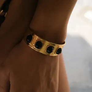 Bangle Heavy Industry skapar mässing pläterad 18k verklig guld inlagd svart agat mode trendöppning armband