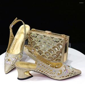 Повседневная обувь Doershow Compating Women Shoes and Sag Set украшенные золото нигерийская Италия HFG1-14