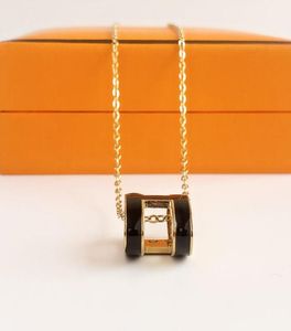Designer Classic Luxury H Pendant Halsband Kvinnor 18K Gold Letter Necklace Luxury Design SMycken Colorfast Gifts2756241
