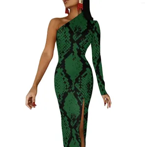 Casual Dresses Green Snakeskin Maxi Dress One Shoulder Animal Skin Print Party Bodycon Summer High Slit Elegant Female Vestido