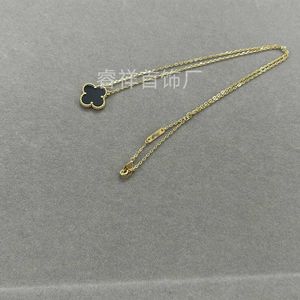 Designer Necklace Vanca Rpels S925 Silver Clover Black Agate Necklace Female White Fritillaria 18k Rose Gold Lock Bone Chain