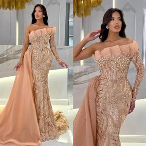 Champagne Pearls sjöjungfru aftonklänningar Elegant One Sleeve Sequined Formal Prom Dress Side Train Longeple Sobe de Soiree