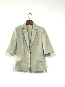 Campioni da donna Blazer a manica a medio manicotto di lana Blazer 2024 Summer Scherma imbottita per pendolare per pendolare