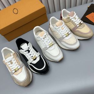 Nuove scarpe casual con sola spessa, versatili accessori abbinati a colori quotidiani, scarpe sportive in pelle anti-slitta